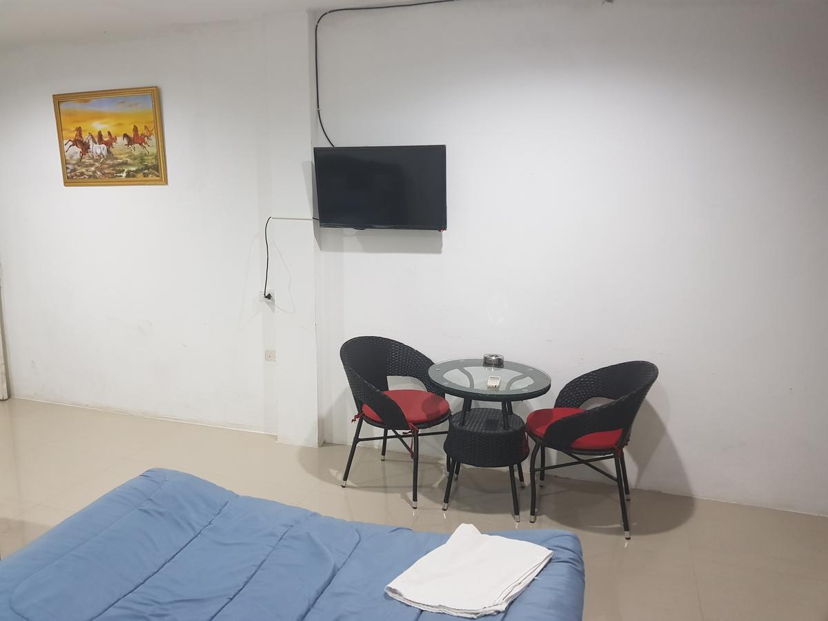 Royal Inn Kitchen And Bar Pattaya Ngoại thất bức ảnh